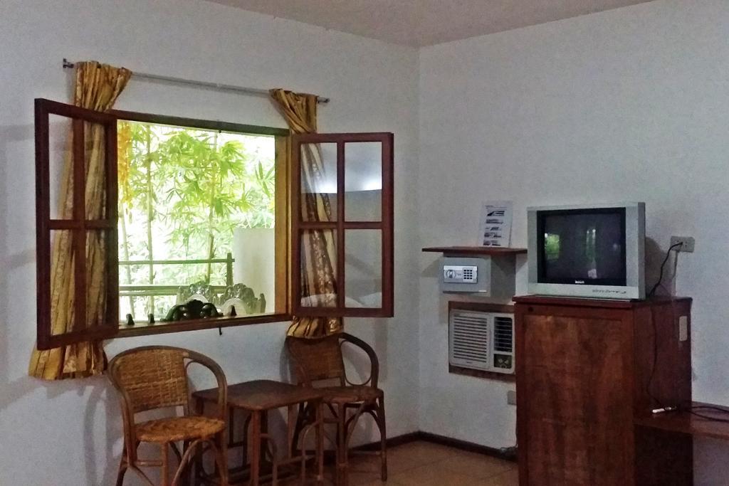 Bamboo Bungalows Resthouse Balabag  Room photo